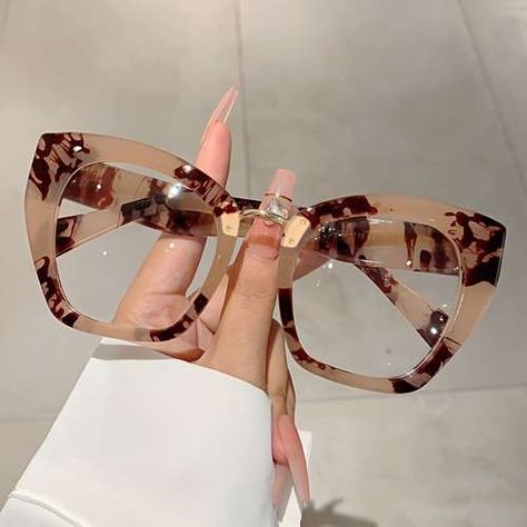 Female Glasses, Sunglasses Men Vintage, نظارات شمسية, Clear Glasses, Gradient Sunglasses, Retro Chic, Eyewear Accessories, Eyeglasses For Women, Sunglasses Vintage