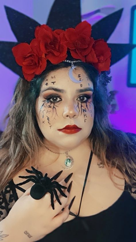 Maquiagem bruxa ideias Halloween Diy bruxinha fantasia anel aranha tiara acessório Halloween Diy, Tiara, Halloween Face, Face Makeup, Halloween Face Makeup, Halloween, Makeup, Halloween Crafts, Make Up