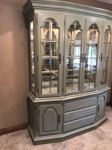 How to bring an old china closet to life — Interiors by Nicolina Large China Cabinet Makeover, China Closet Makeover, Painted China Cabinet Ideas, Grey China Cabinet, Painting Cabinet Doors, Large China Cabinet, China Hutch Makeover, Painted Built Ins, China Cabinet Redo