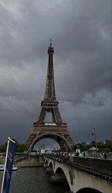 Paris Wallpaper Iphone, Paris Weather, Paris Aesthetic Wallpaper, Rainy Paris, River Aesthetic, Photography 4k, Eiffel Tower France, Nature City, Paris Wallpaper