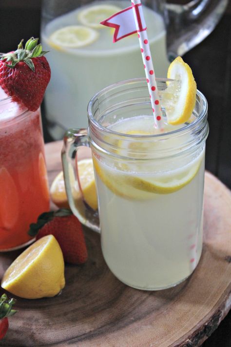 Copycat Chick-fil-A Diet Lemonade and Strawberry Lemonade Chickfila Lemonade Recipe, Chickfila Lemonade, Diet Lemonade Recipe, Punch Nonalcoholic, Chick Fil A Diet Lemonade Recipe, Chick Fil A Lemonade, Copycat Chick Fil A Frosted Lemonade, Lemonade Detox Diet, Diet Lemonade