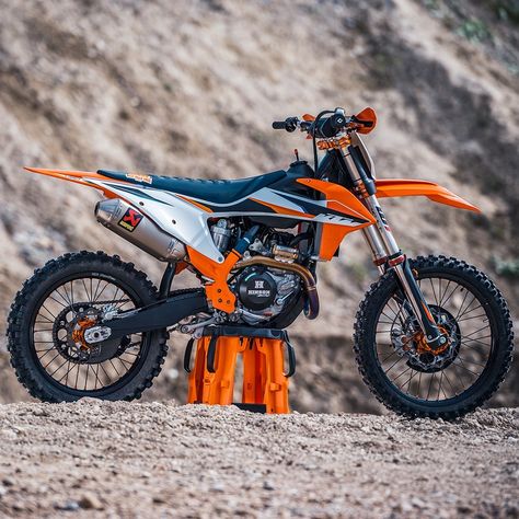 KTM on Instagram: “KTM 450 SX-F - Developed at the very highest level of world championship motocross. Simply put, the fastest MX bike out on track! #KTM…” Ktm Enduro, Ktm Dirt Bikes, Ktm Motocross, Enduro Motorcycles, Ktm 300, Ktm Motorcycles, Ktm 450, Mx Bikes, Cool Dirt Bikes