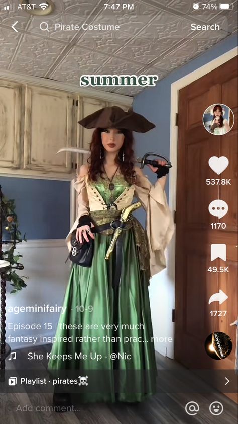 Green Pirate Outfit, Pirate Outfit Women, Pirate Vibes, Skz Concert, Pirate Crew, Pirate Cosplay, Ren Faire Costume, Female Pirate Costume, Green Costumes