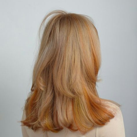 Light Orange Blonde Hair, Orange Streaks In Hair, Blonde Orange Hair, Blonde Tips, Hair Catalog, Super Hair, Pretty Hair Color, Penteado Cabelo Curto, Dye My Hair