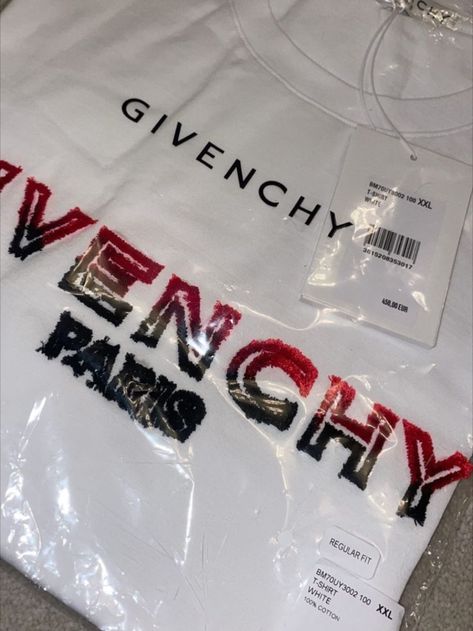 Givenchy mens T Shirts and Jumper Available 
Trendy
Printed 
New Season 
Link to purchase Givenchy Mens, Givenchy Tshirt, Givenchy Man, Mens T Shirts, Mens Clothing, New Season, Givenchy, Mens T, Jumper