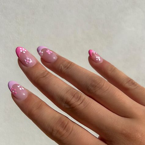 Oval shaped sumer pink polly pocket inspo nails Polly Pocket Nails, Pink Summer Nails, Polly Pocket, Pink Summer, Summer Nails, Instagram Photos, Photo And Video, Instagram Photo, Nails