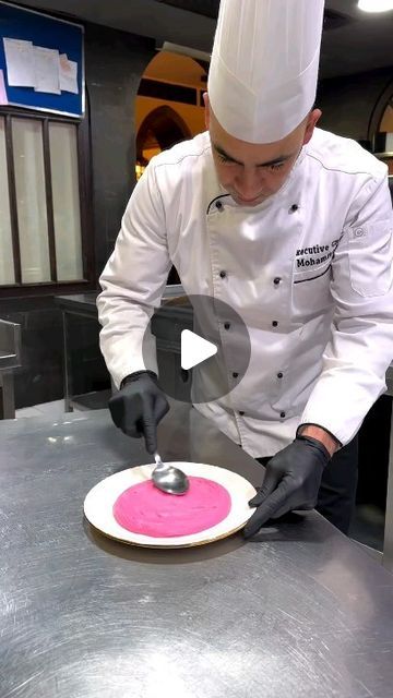 Beetroot Hummus, Valentines Party Food, Food Plating Techniques, Syria Damascus, Plating Techniques, Knife Skill, Culinary School, Best Chef, Chefs Kitchen