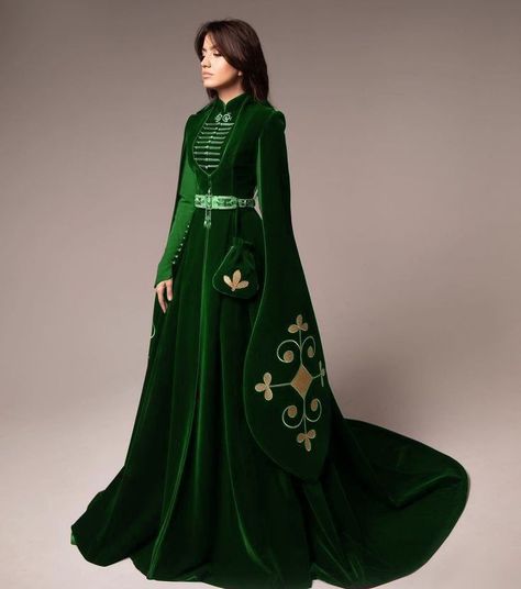 Traditional Turkish Dress, Circassian Dress, Turkish Dress, Royal Dresses, Queen Dress, Fantasy Gowns, Turkish Fashion, 자수 디자인, Fairytale Dress