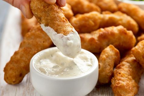 Luby's Tartar Sauce Copycat Recipe: Dunk That Fried Fish Into This 4-Ingredient Tartar Sauce Recipe | Sauces/Condiments | 30Seconds Food Lubys Recipes, Easy Tartar Sauce, Cafeteria Recipes, Seafood Sauces, Tartar Sauce Recipe, Fish Batter, Fish Batter Recipe, 30seconds Food, Cook Potatoes