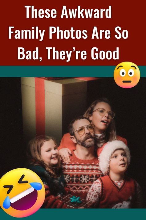 Awkward family photos might be embarrassing in the moment, but after a decade or two, they're priceless. These funny photos had us missing the '90s. Awkward Family Photos Christmas, Bad Family Photos, Awkward Photos, Awkward Family Photos, Family Christmas Pictures, Christmas Family Photos, Parenting Memes, Mom And Sister, Awkward Moments