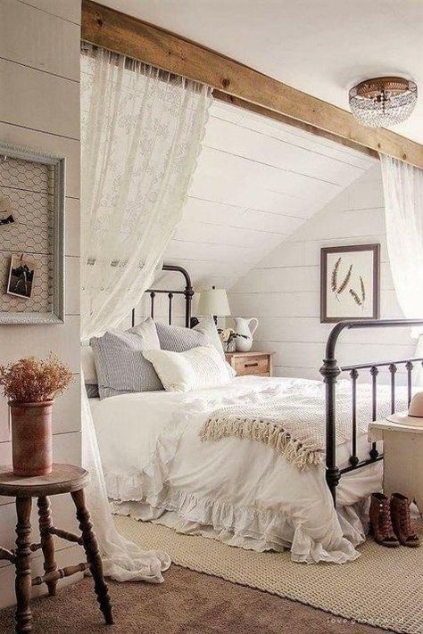 Farmhouse Bedroom Decor Ideas, Rustic Ideas, Cottage Rental, Romantic Bedroom, Country Bedroom, Farmhouse Bedroom Decor, Chic Bedroom, Farmhouse Bedroom, Master Bedrooms Decor