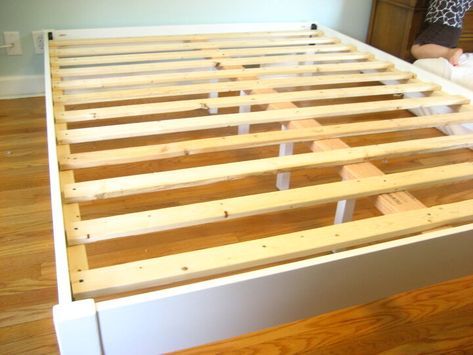 Wooden Bed Frame Diy, Diy Twin Bed Frame, Bed Frame Risers, Diy Platform Bed Frame, Queen Bed Frame Diy, Build A Platform Bed, Making A Bed Frame, Diy Twin Bed, Frame Projects