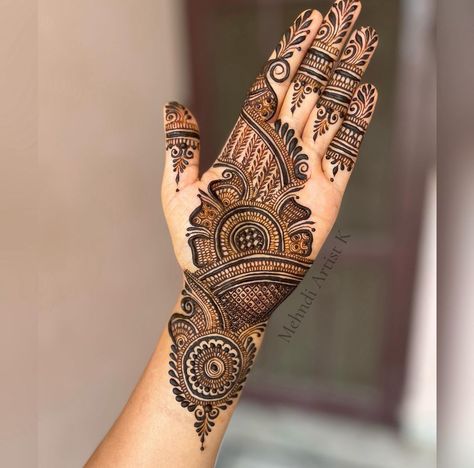 Half Hand Arabic Mehndi Design, Arabic Mehendi Design Palm, Beautiful Mehendi Degins Front Hand, Mehndi Motifs, Arabic Mehndi Designs Back Hand, Henna Motive, Girly Henna, Engagement Mehendi, Parlour Design