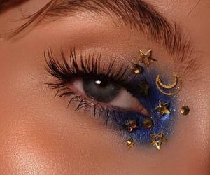 Moon Goddess Makeup, Moon Goddess Costume, Nyx Goddess Of Night, Feyre Archeron Aesthetic, Goddess Halloween Costume, Goddess Halloween, Artsy Makeup, Goddess Makeup, Feyre Archeron