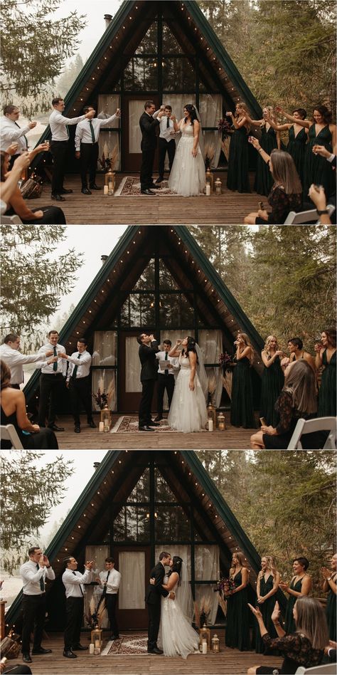 Mini Ceremony Ideas, A Frame Cabin Wedding, Tiny Outdoor Wedding, Micro Wedding Photo Ideas, Cabin Elopement Small Weddings, Micro Wedding Ideas Outdoor, Oregon Micro Wedding, Micro Winter Wedding, Micro Wedding Photography