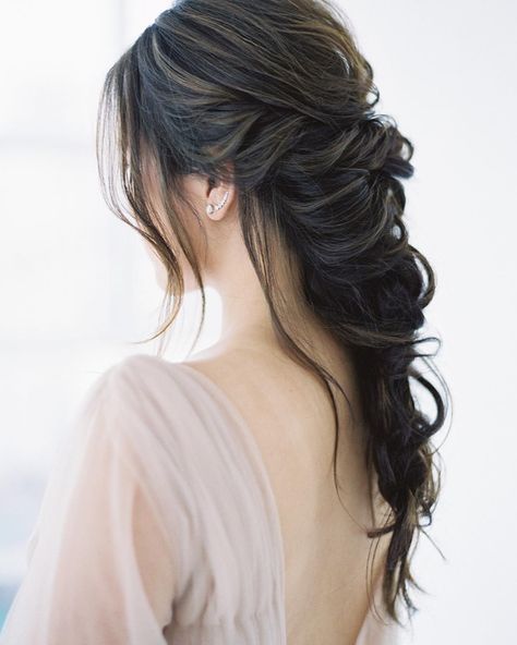 A fairytale worthy hair style Asian Wedding Hairstyles, Asian Wedding Hair, Asian Bridal Hair, Wedding Braids, Hairdo Wedding, Bridal Hair Updo, Wedding Hairstyles Updo, Asian Hair, Bridal Hair And Makeup