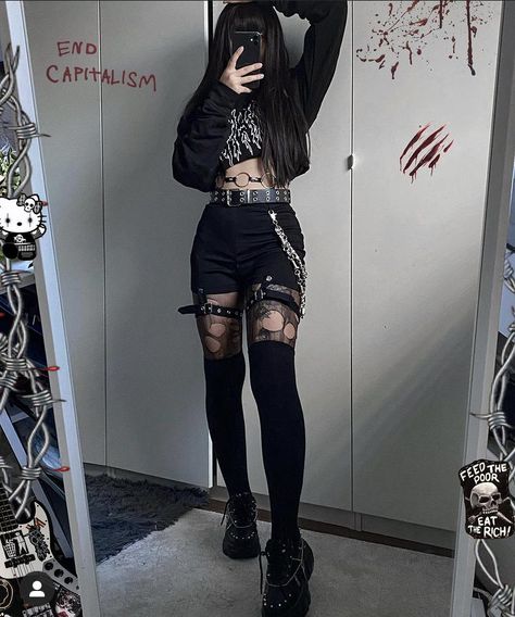 Egirl Fashion, E Girl Outfits, Black Clothes, Aesthetic Grunge Outfit, Tomboy Style Outfits, Rock Punk, Punk Outfits, Grunge Goth, Swaggy Outfits