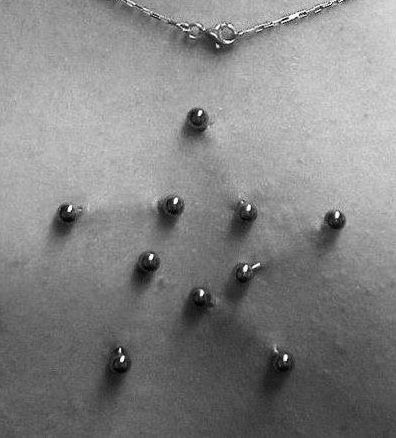 Play Piercings, Edgy Jewelry, Cool Piercings, Cute Piercings, Dermal Piercing, Dope Jewelry, Body Piercings, Body Modifications, Doll Parts