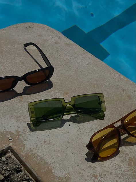 #summer #glasses #glassesgirl #pool #verano #mexico #lentes #inspo #aesthetic #instagram Summer Glasses Aesthetic, Sunglasses Shoot, Pool Aesthetic, Summer Glasses, Photos Tumblr, True Blue, Instagram Inspiration, Photography Inspo, Summer Girls