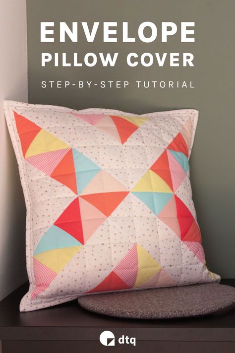 Follow this free DIY tutorial and learn how to make a no-zipper pillow case. With our step-by-step envelope pillow case guide, you won't need any zippers or advanced sewing skills. It's easy, it's quick, and it's totally customizable to fit your quilt top! Quilted Pillows Diy, Pillow Case Tutorial, Envelope Pillow Case, Quilted Pillow Case, Sewing Pillow Cases, Simple Quilting, Easy Quilt Tutorials, No Sew Pillow Covers, Quilt Pillow Case