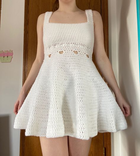 Graduation Crochet, Dress For Graduation, Lace Dress For Women, Floral Crochet Dress, Midi Skirt Fall, Clothing Crochet, Crochet Sweater Design, White Crochet Dress, Crochet Women