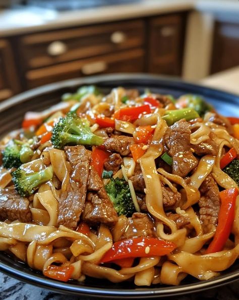 Willie,K,Needham Sticky Beef, Fresh Egg Noodles, Beef Noodles, Sirloin Steak, Diet Recipes Easy, Spicy Beef, Noodles Recipe, Spring Onions, Healthy Food Dishes