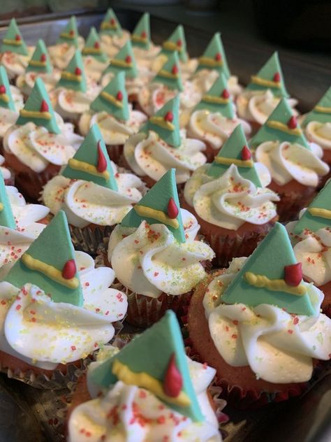 Elf Cupcakes, Christmas Party Movie, North Pole Breakfast, Camping Desserts, Elf Decorations, Buddy The Elf, Christmas Cupcakes, Chocolate Covered Oreos, Bread And Pastries