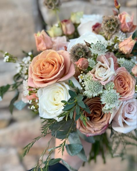 A medium sized bridal bouquet with peach, toffee and blush tones Peach Flowers Aesthetic, Sage And Coral Wedding, Brown Wedding Flowers, Wedding Flowers Peach, Toffee Rose, Natural Wedding Flowers, Blush Bridal Bouquet, Peach Wedding Flowers, Rose Bridal Bouquet