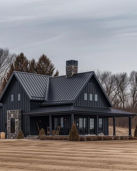 Best Barndominium Homes | This barndominium is beyond perfection 😍🏠 | Facebook Black Ranch House Exterior, Black Brick House, Black Home Exterior, Barndominium Homes, Black Barndominium, Barn Apartment, Ranch House Exterior, Black Houses, Barn House Design