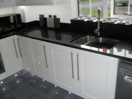 Classy Howdens Kitchen, Granite Floor Tiles, White Gloss Kitchen, Kitchen Diner Extension, Galley Kitchen Design, Granite Worktops, Gloss Kitchen, Fitted Kitchen, New Kitchen Designs