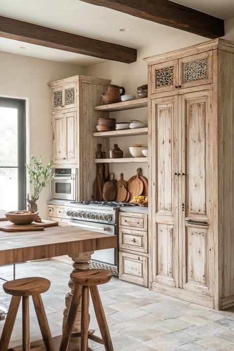 Rustic Pine Kitchen Cabinets, Kitchens With Wood Cabinets, Light Wood Kitchen, Light Wood Kitchen Cabinets, Rooms In A House, Pine Kitchen Cabinets, Kitchen Hood Ideas, Light Wood Kitchens, Hood Ideas