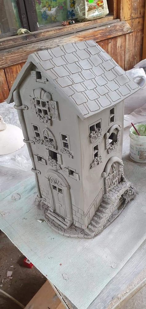 Clay Houses Diy How To Make, Slab House Ceramics, Stiff Slab Ceramics, Clay House Sculpture, Clay Building Ideas, Pottery Houses Ideas, Clay Houses Diy, Ceramic Lantern Ideas, Air Dry Clay Houses