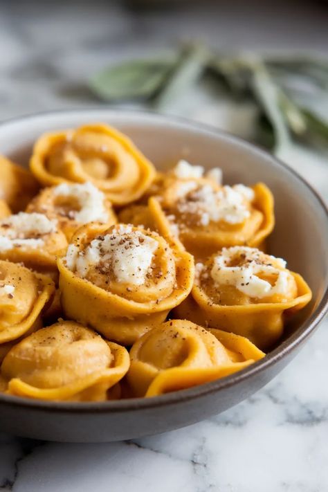 A photo of a  Pumpkin Tortellini a Tortellini Recipes Home Made Tortellini, Tortellini Homemade, Pumpkin Tortellini, Spinach And Ricotta Tortellini, Ricotta Tortellini, Easy Tortellini Recipes, Homemade Tortellini, Easy Tortellini, Tortellini Alfredo