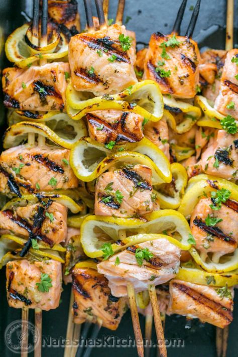 Best Recipes for a Backyard Barbecue - Seared Salmon Skewers With Garlic And Dijon - Best Cheap, Easy and Quick Recipes Ideas for Awesome Cookouts. Outdoor BBQ and Party Foods You Can Make for A Crowd http://diyjoy.com/best-bbq-recipes Salmon Skewers, Best Bbq Recipes, Sommer Mad, Grilled Salmon Recipes, Kabob Recipes, Skewer Recipes, Crowd Pleasing Recipes, Salad Pasta, Kebab Recipes