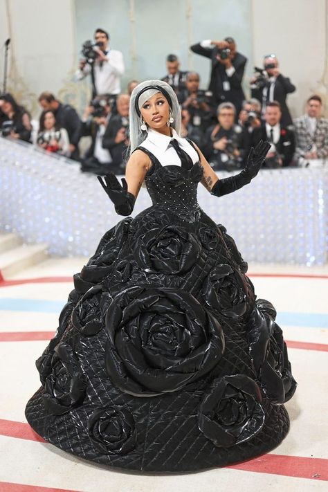 Met Gala Celebrities, Met Gala Worthy Dresses, Iconic Grammy Outfits, Award Show Outfits Celebrities, Fashion Gala Outfit, The Met Gala 2024, Met Gala Outfits 2024, Met Gala 2024 Ideas, The Best Looks From The 2024 Met Gala