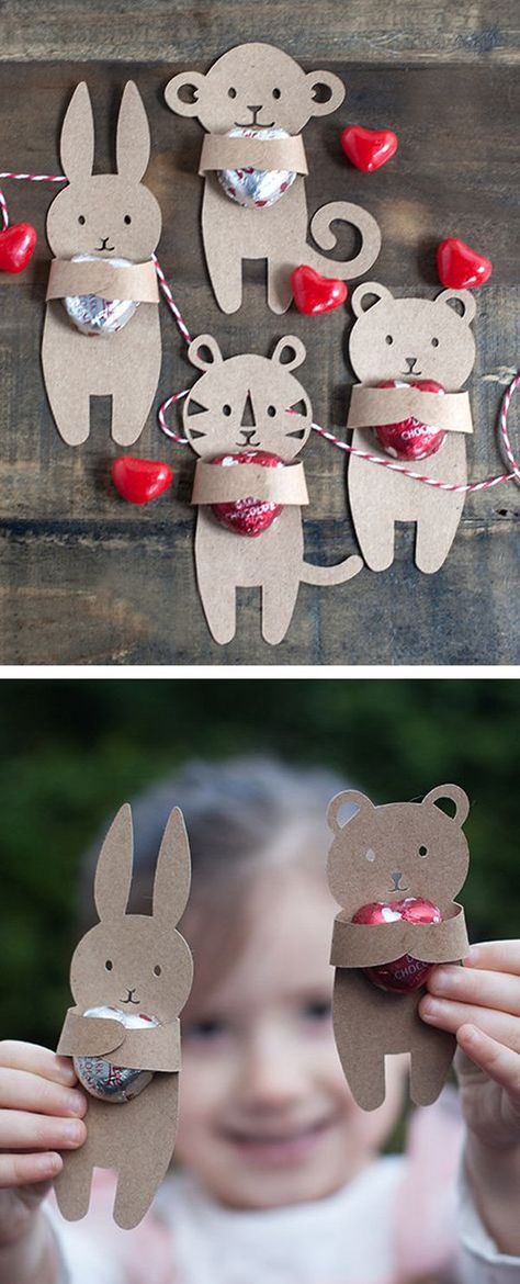 You can simply give chocolates to your loved one or create these cute animal cutouts that can give those chocolates in your behalf. Kids and kids-at-heart will truly enjoy these. Valentines Bricolage, Animal Hugs, Animal Cutouts, Valentine Candy, Valentine Day Crafts, Valentines Day Hearts, Valentines For Kids, Valentine Crafts, Printables Kids