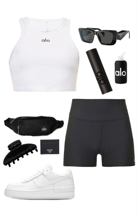 Alo Yoga Outfit, Outfits Leggins, Outfit Fitness, Aesthetic Tips, Sports Bra Outfit, Athletic Wear Womens, Bra Outfit, Gymwear Outfits, Girly Fits