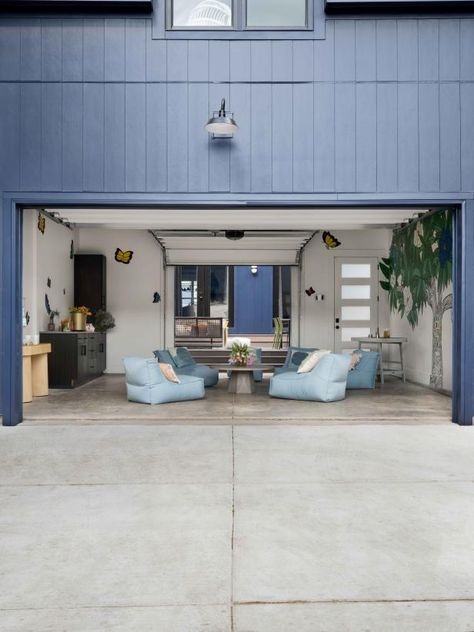 Home Garage Office, Office Space In Garage Ideas, Multi Purpose Garage Ideas, Garage Seating Ideas, Beachy Garage, Garage Sitting Area, Garage Seating, Garage Office Ideas, Garage Rec Room