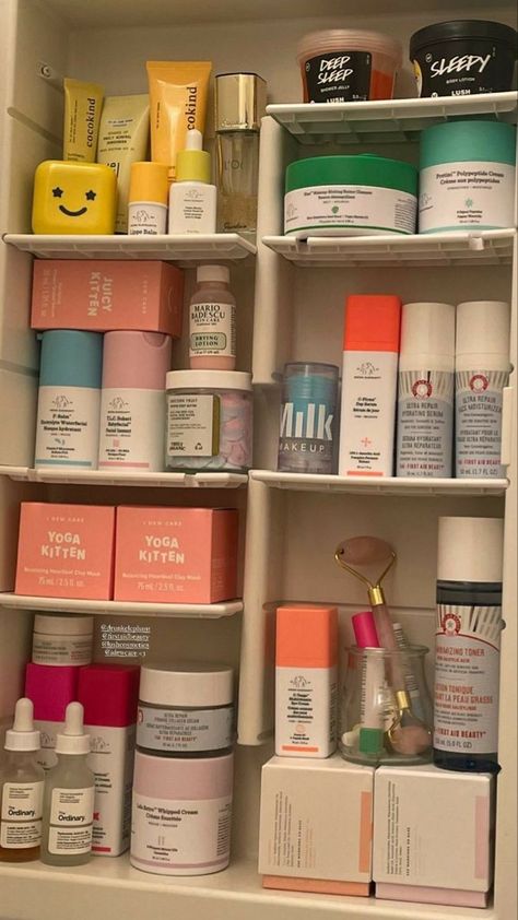 Mario Badescu Drying Lotion, Drunk Elephant Skincare, Sephora Skin Care, Skincare Inspiration, Millennial Pink, Tangle Teezer, Basic Skin Care Routine, Shower Skin Care, Skincare Organization