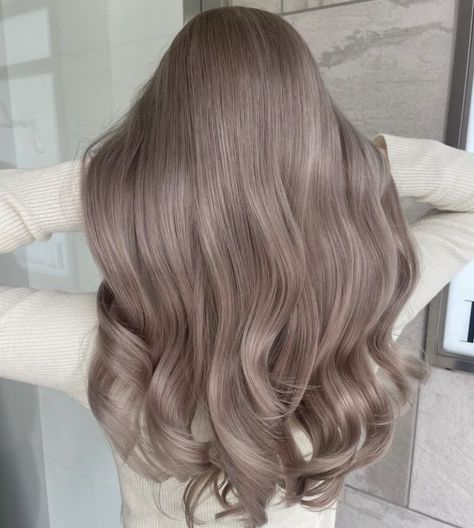 Ashy Beige Blonde Hair Balayage, Pink Ashy Hair, White Milk Tea Hair, Pink Undertone Hair, Smoky Beige Hair, Milky Tea Hair Color, Beige Pink Hair, Ashy Pink Hair, Milk Tea Balayage