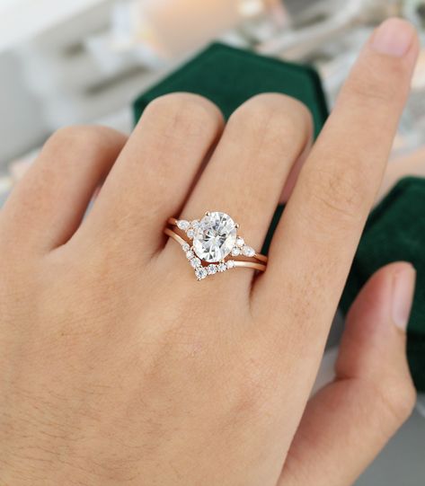 Unique Engagement Rings Rose Gold, Oval Moissanite Engagement Ring, Rose Gold Engagement Ring Vintage, The Bling Ring, Moissanite Engagement Ring Set, Cute Engagement Rings, Future Engagement Rings, Moissanite Engagement Ring Oval, Vintage Rose Gold