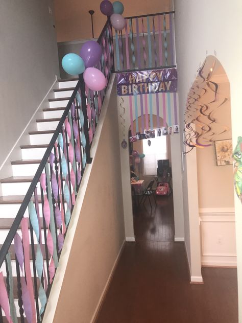 Stair Decoration For Birthday, Birthday Party Staircase Decor, Birthday Staircase Decor, Stairs Birthday Decorations, Streamers On Stairs, Stairs Party Decoration, Stair Railing Decorations Birthday Party, Stairs Party Decor, Staircase Birthday Decorations