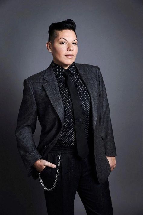 Feminine Dapper - Imgur Mama Morton, Androgynous Fashion Women, Butch Fashion, Callie Torres, Sara Ramirez, Androgynous Outfits, Lesbian Outfits, Women In Suits, Lesbian Fashion