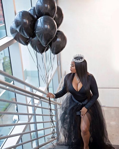 ENCOURAGER > INFLUENCER on Instagram: “#TBT It’s almost that time again!!!☺️ #birthdaybehavior Need ideas for this year’s photoshoot 🤔” 30th Birthday Outfit, 30th Birthday Ideas For Women, Birthday Outfit Ideas, Birthday Outfit For Women, 21st Birthday Photoshoot, 33rd Birthday, Birthday Ideas For Her, Birthday Fits, Birthday Shoot