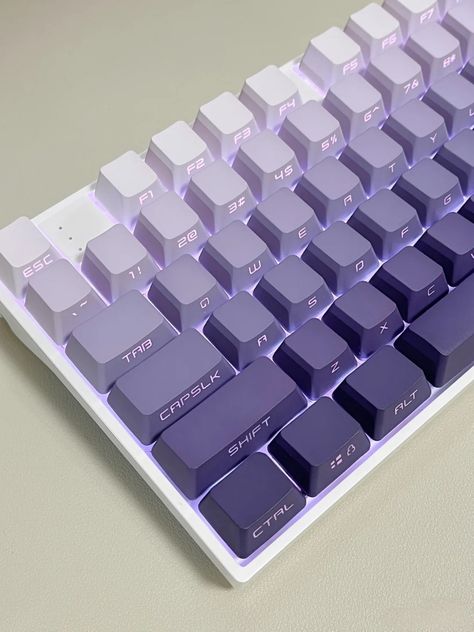 Nice Keyboard, Cool Keyboards, Purple Keycaps, Keyboard Inspiration, Key Caps Keyboard, Aesthetic Keyboards, Keyboard Build, Fancy Keyboard, Aesthetic Keyboard