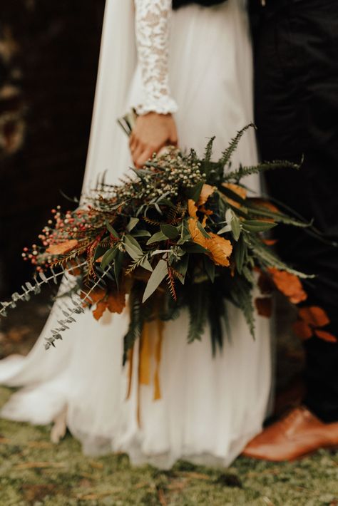 A Boho DIY Wedding You Won't Want To Miss Vintage Forest Wedding, Fall Leaf Wedding, Vintage Forest, Wedding Planning Tools, Free Wedding Printables, Boda Mexicana, Dream Clients, Fall Leaf, Wedding Chicks