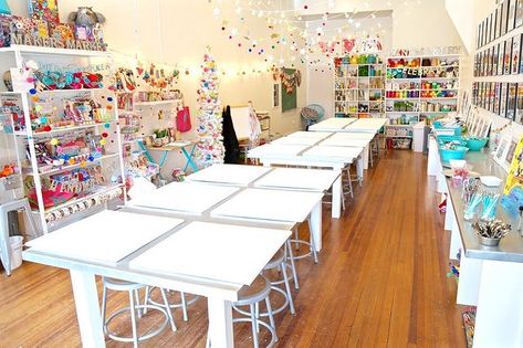 HANDMAKERY | Art Studio (@handmakery) • Instagram photos and videos Handmakery Art, Pottery Barn Art, Pottery Room, Childrens Art Studio, High School Art Room, Kids Art Studio, Classroom Interior, Studio Layout, Studio Shed