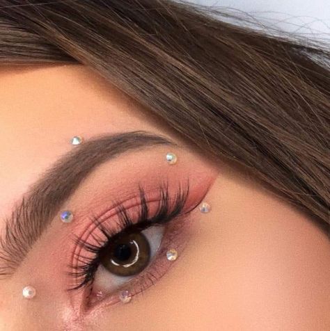 Teknik Makeup, Concert Makeup, Rhinestone Makeup, Eye Makeup Pictures, Makijaż Smokey Eye, Eye Makeup Designs, Makeup Eye Looks, Glamour Makeup, Eye Makeup Art