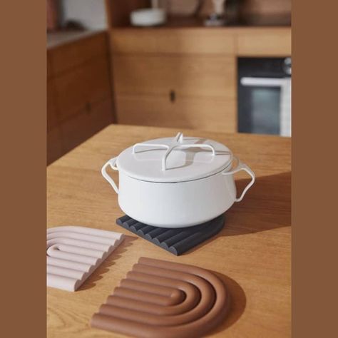 Kitchen Accessories Design, Silicone Trivet, Tooth Box, Table Cafe, Changing Mat, Kitchen Drawers, Organizing Bins, Cup With Straw, Burke Decor