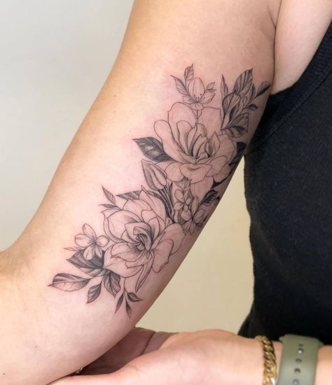 Gardenia Tattoo, Jasmine Tattoo, Red Bird Tattoos, International Tattoo, Half Sleeve Tattoos Forearm, Bouquet Tattoo, Beautiful Flower Tattoos, Snake Tattoo Design, Tattoos For Women Half Sleeve